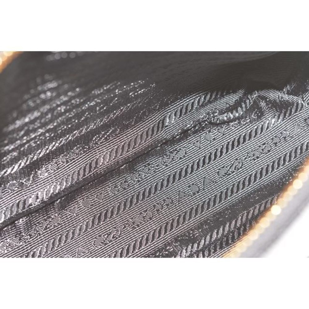 Prada Re-Edition 2005 Saffiano bag - Picture 3 of 8